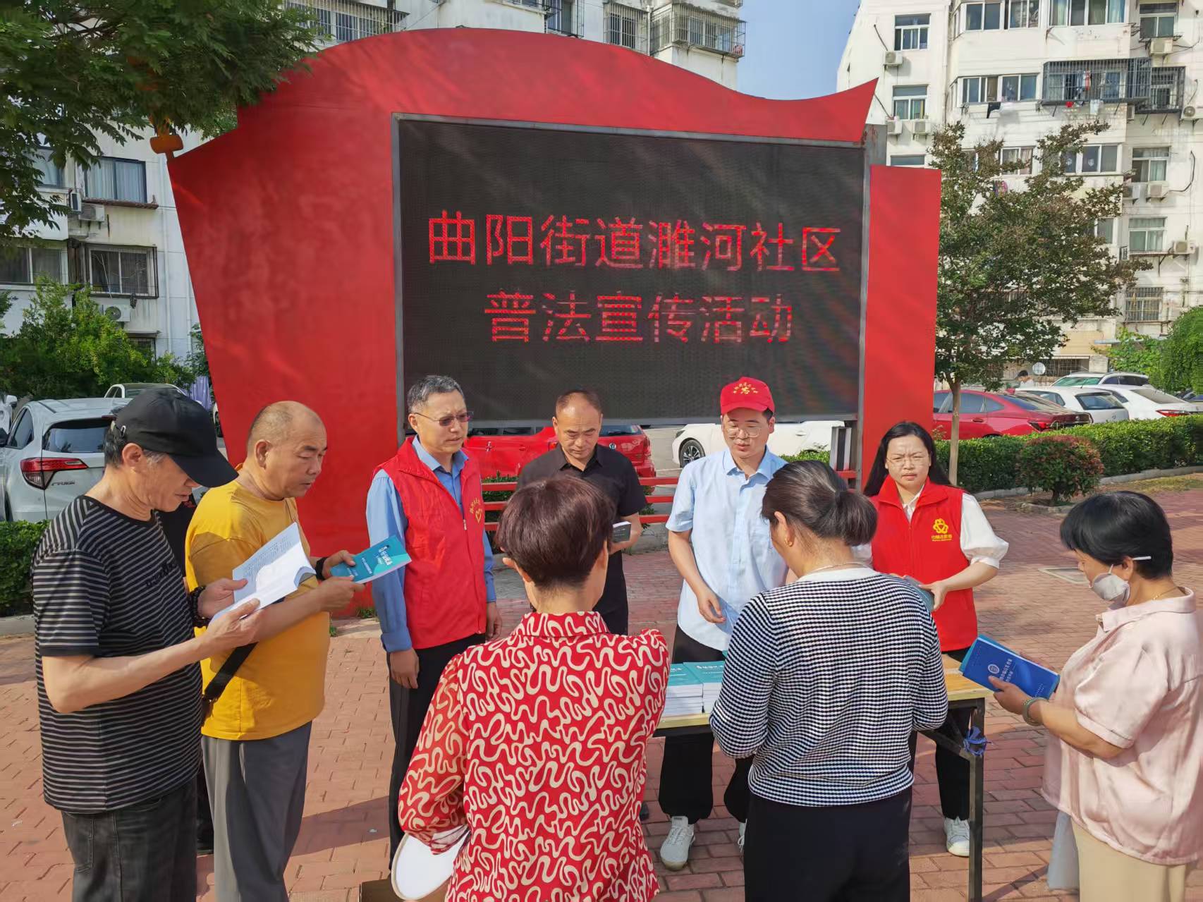 市委编办赴濉河社区为社区群众办实事